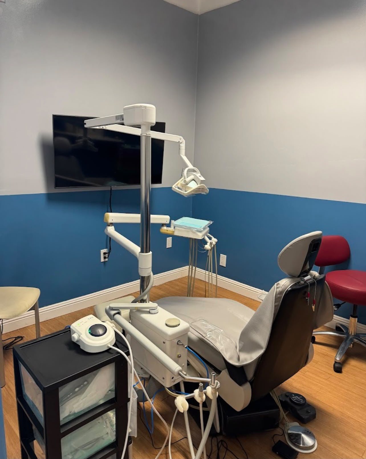 Inside the Oxy Dental Lomita office